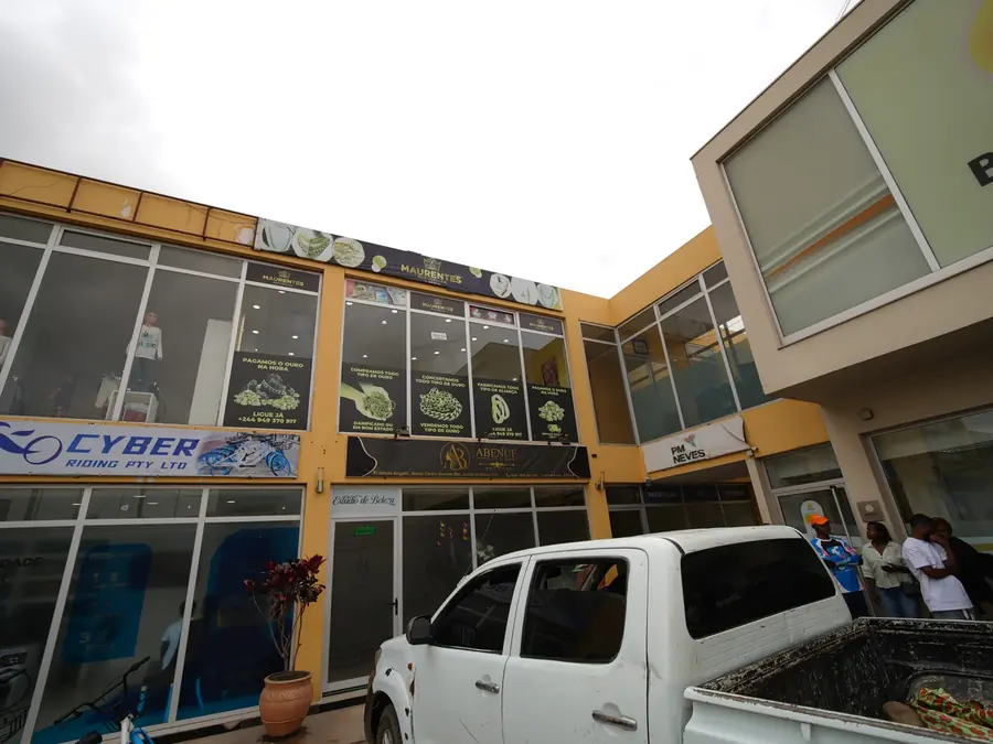 Fachada da loja Ourivesaria Maurentes em Gamek Nosso Centro