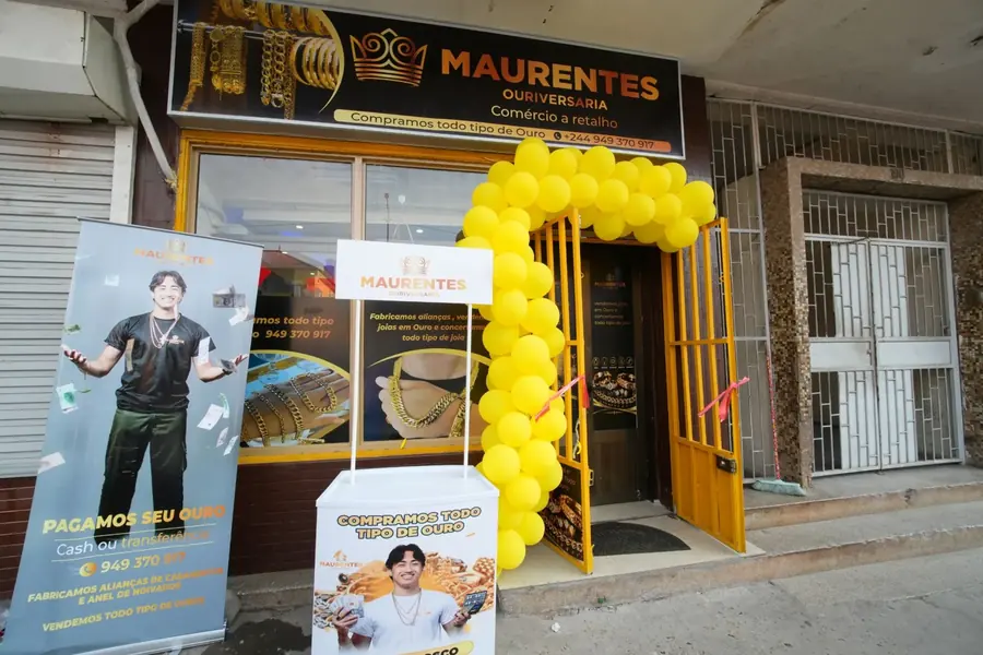 Fachada da loja Ourivesaria Maurentes em Kinaxixi, Luanda